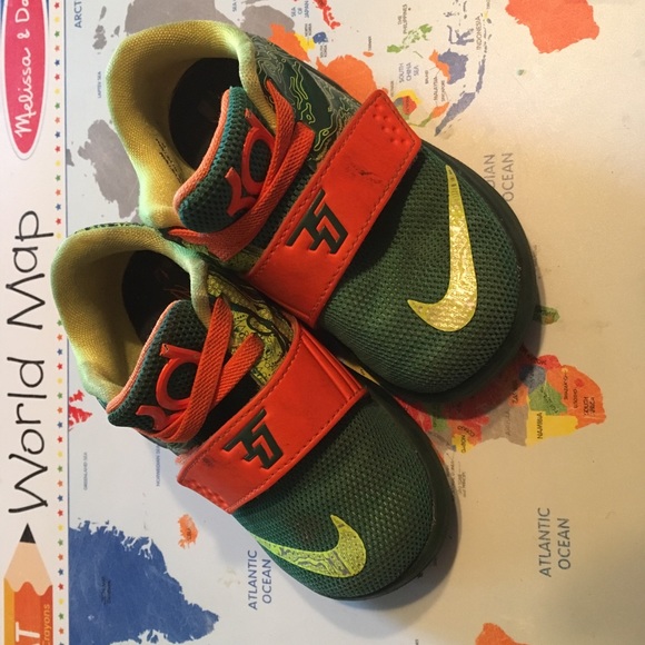 Nike weatherman size 6 toddler shoe - Picture 2 of 4